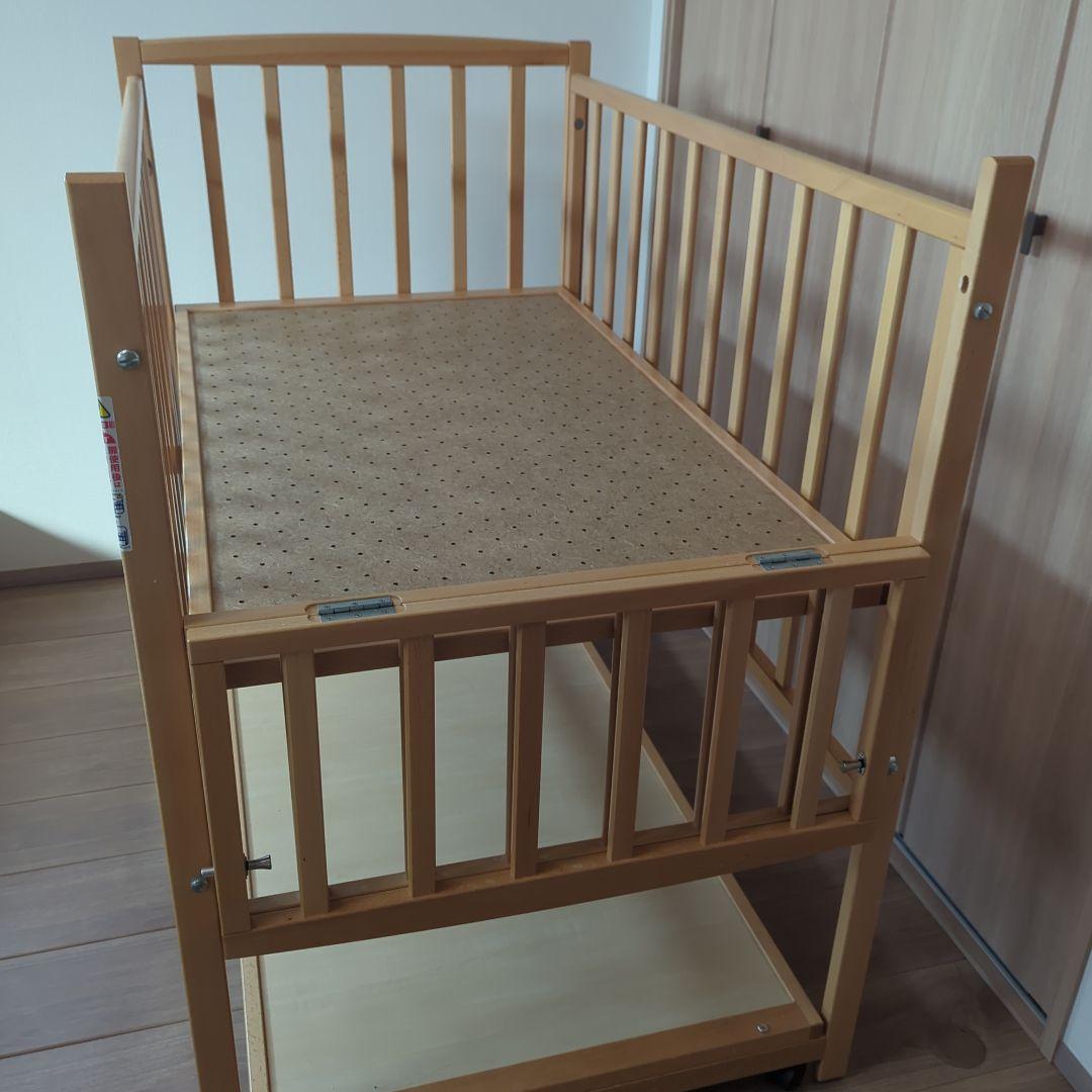 木製キャスター付きベビーベッド(YAMASAKI)＋ベットマット・防水シート
