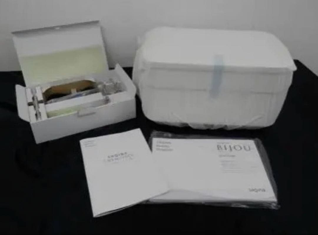 未使用品　サキナビジュー　saqina　BIJOU ー美顔器 ホワイト
