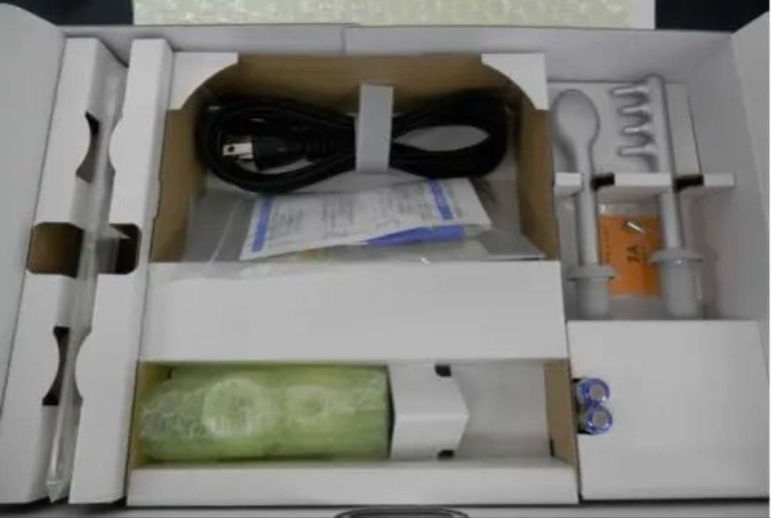 未使用品　サキナビジュー　saqina　BIJOU ー美顔器 ホワイト