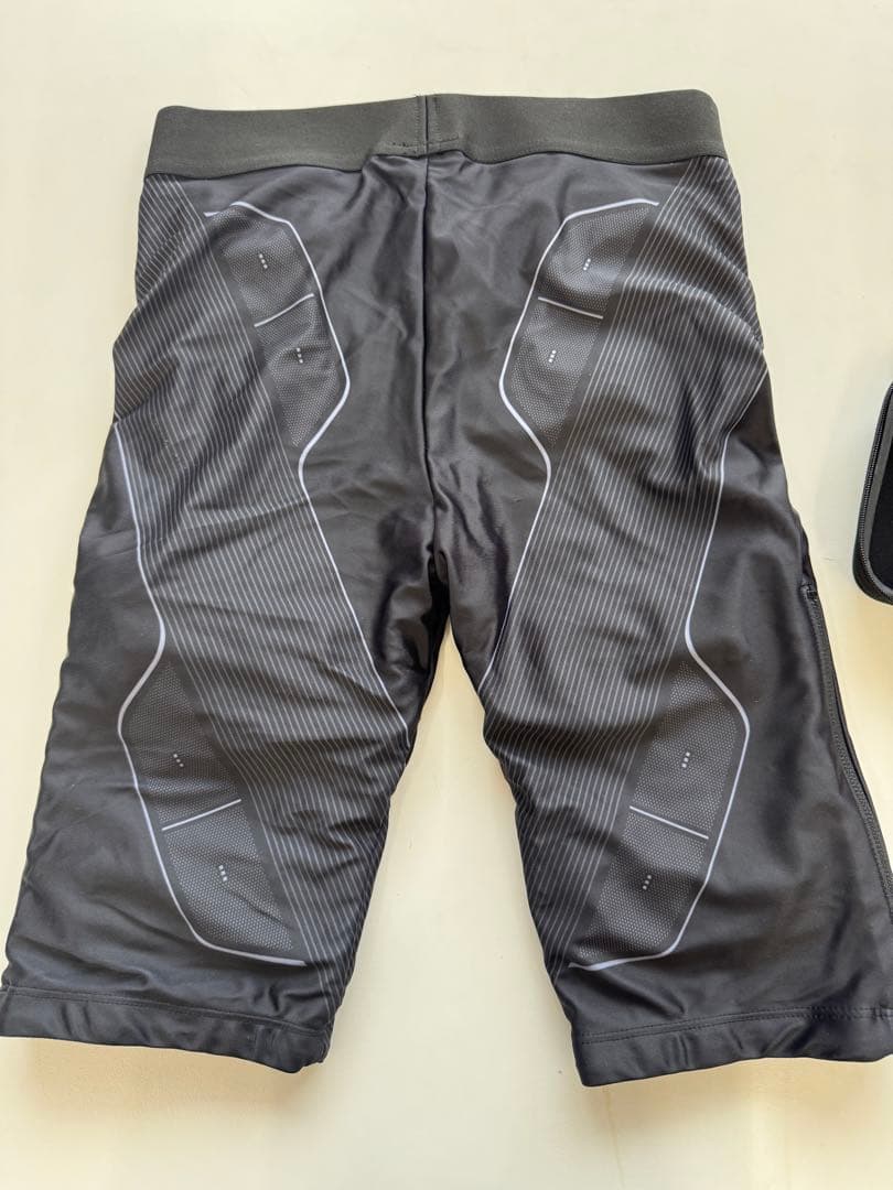 【シックスパッド】パワースーツ　ヒップアンドレッグ レディースM