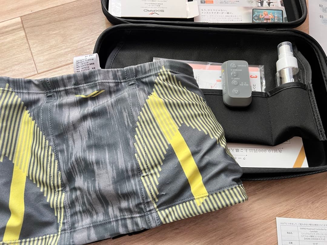 値下げ　保証期間内　コアベルト 正規品SIXPAD EMS S シックスパッド