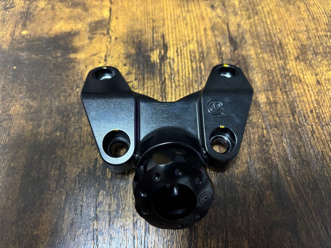 ストリートファイターV4 モトコルセ ユニバーサルマウントベース/ボックスナット