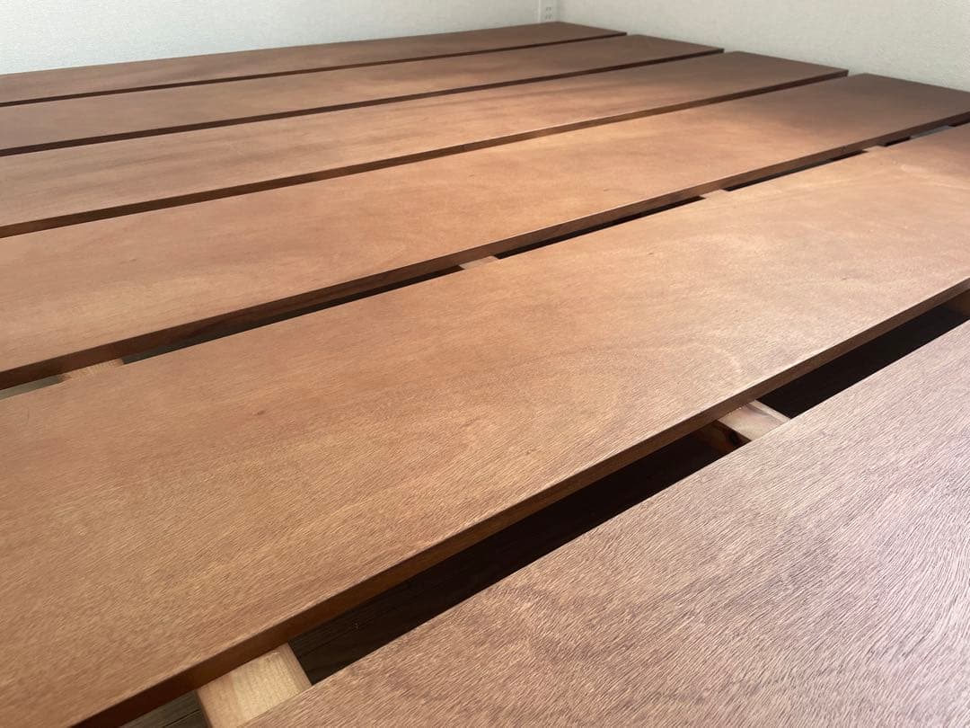 【直接引き取り価格】クイーンサイズベッドフレーム