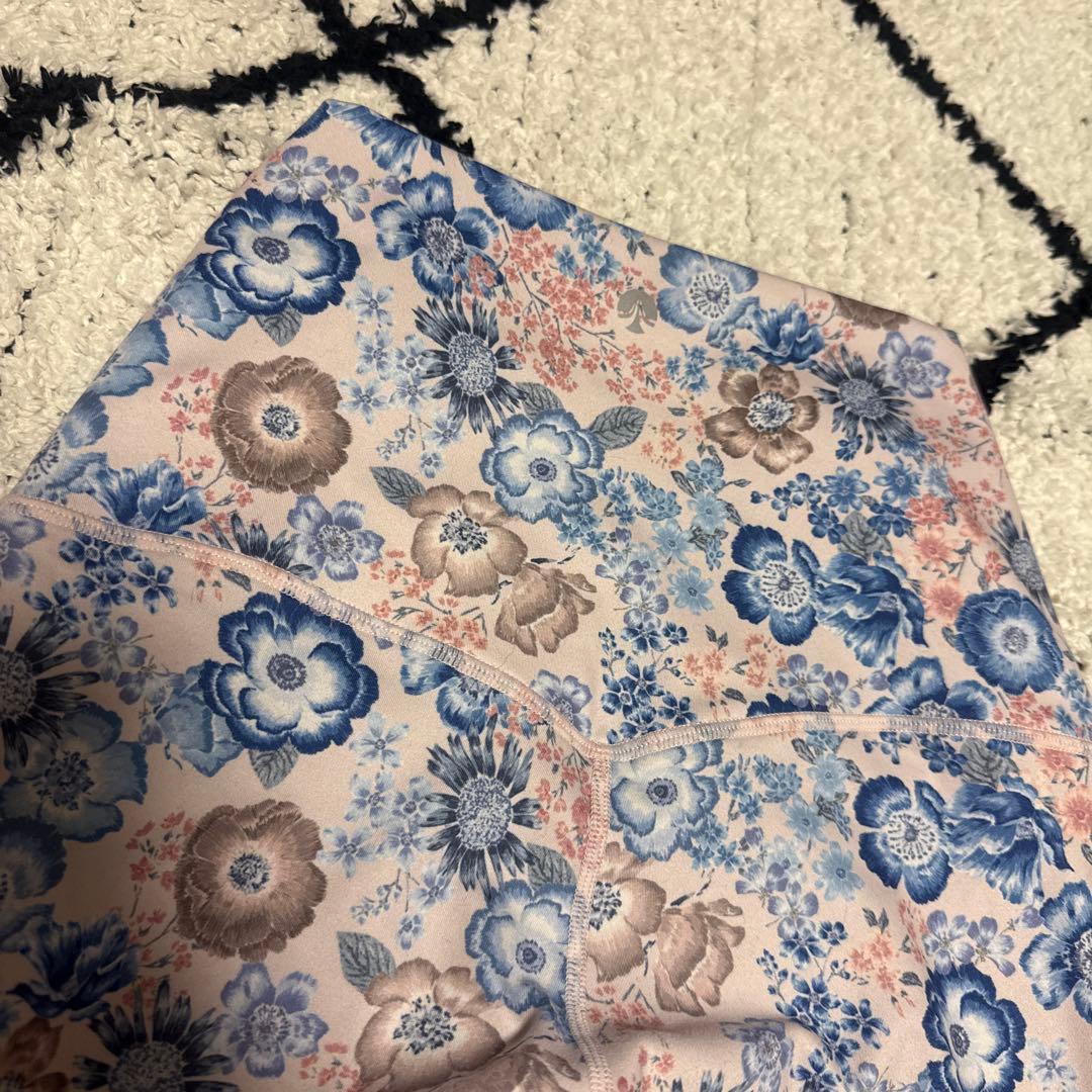 【上下セット美品】SUKALA エンブロイダリープリントブラトップレギンスセット