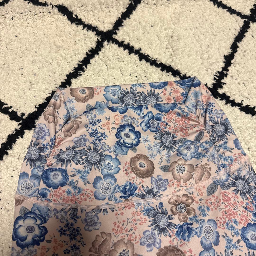 【上下セット美品】SUKALA エンブロイダリープリントブラトップレギンスセット