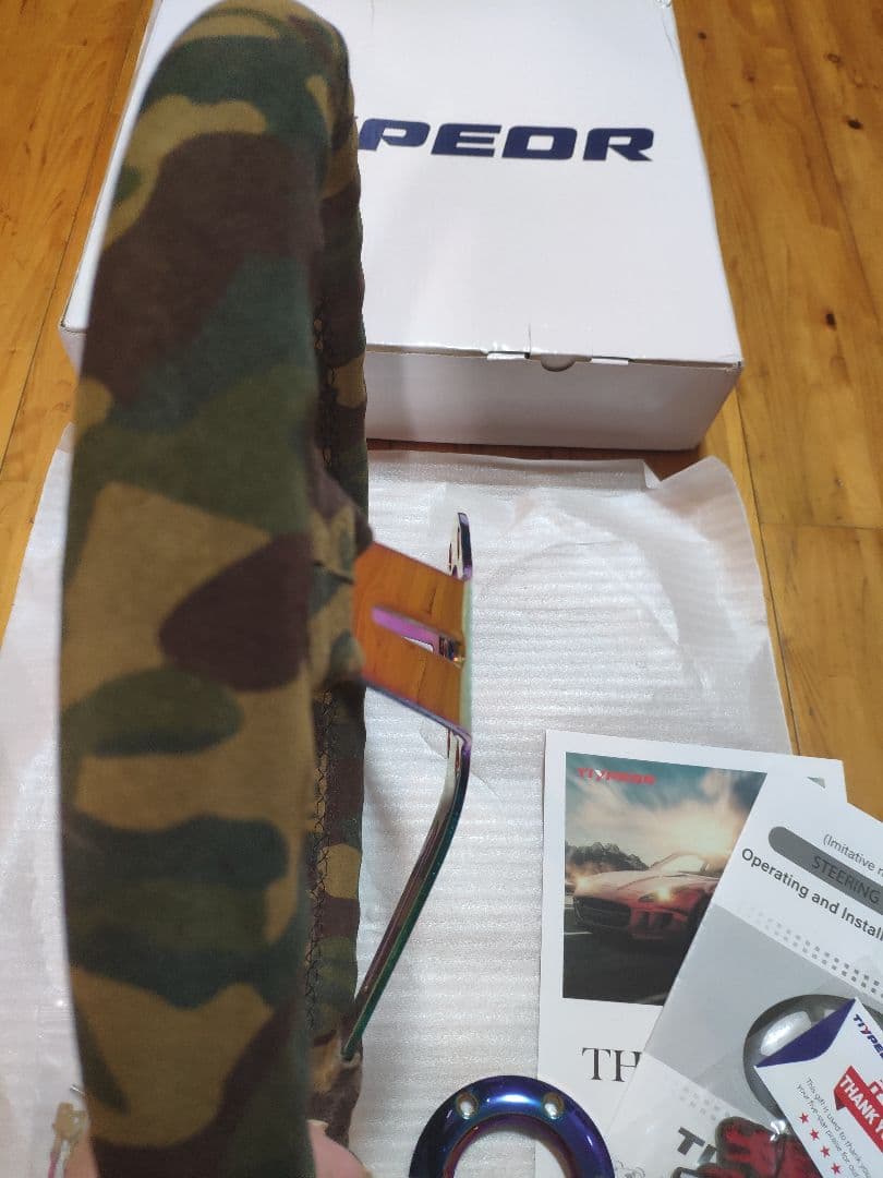 新品・未使用・現品限り! 迷彩ベロアレザー ステアリング