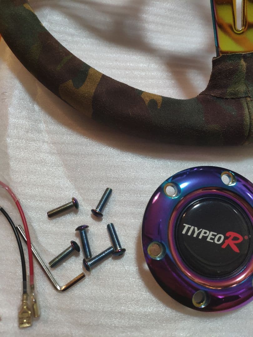 新品・未使用・現品限り! 迷彩ベロアレザー ステアリング