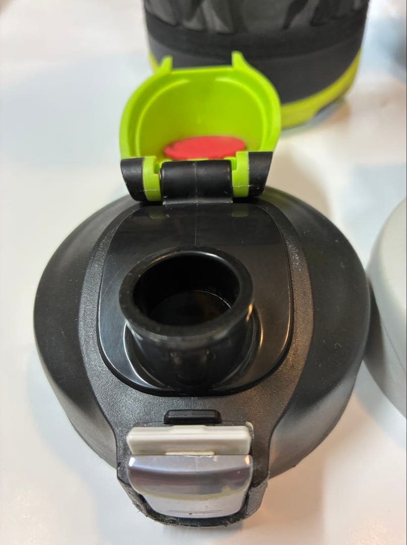 ハ*ル様 TIGER SAHARA 水筒&ポーチブラック・イエロー 1.0L 中