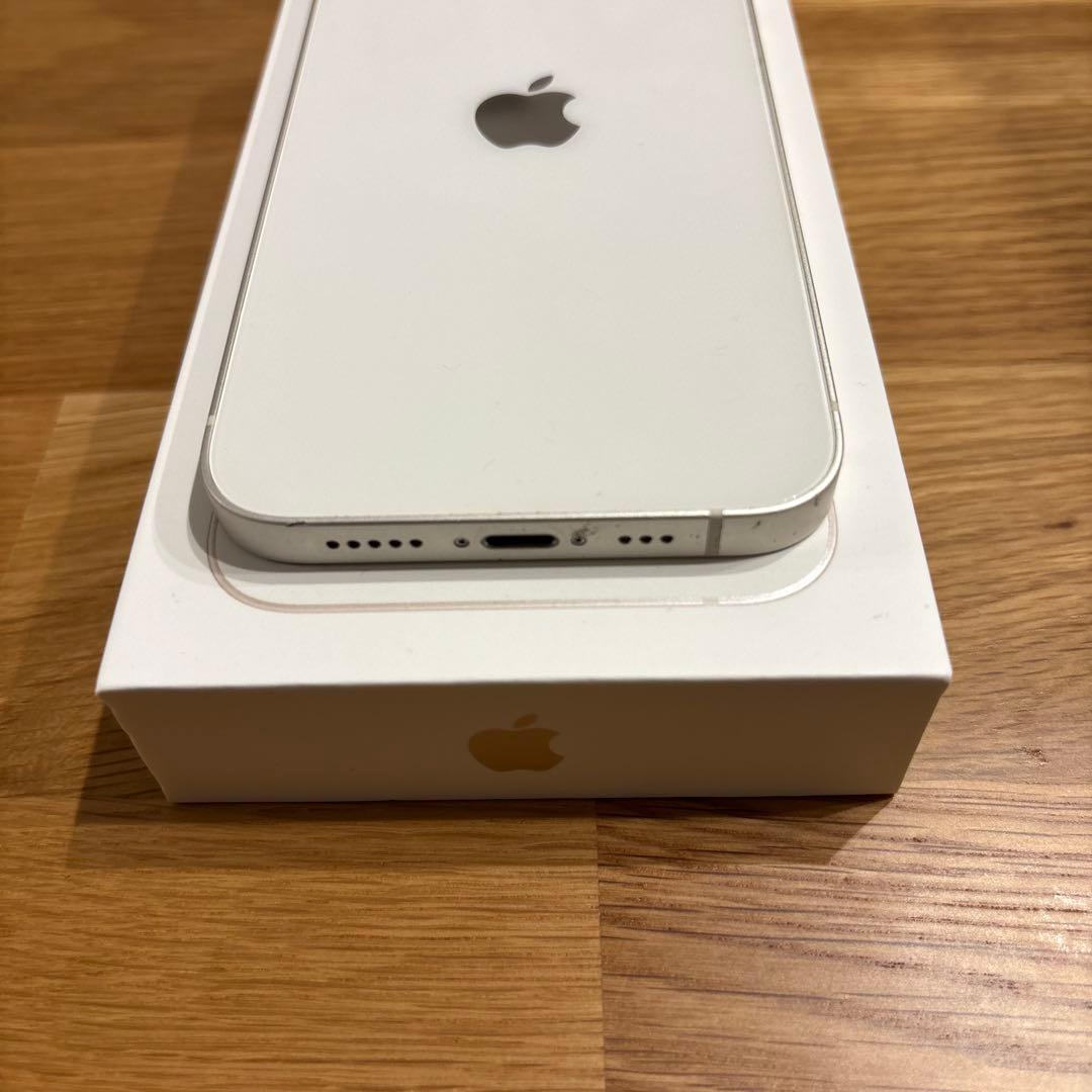 Apple iPhone 13 （スターライト）本体