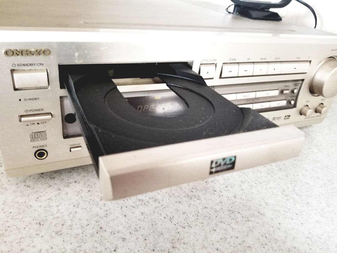 【通電OK送料込】オンキョー DVDプレーヤー AVアンプ DR-90 ジャンク