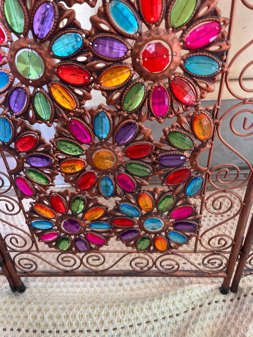 送料込み！3連　フラワーパーテーション　アクリル　ビーズ　カラフル　仕切り