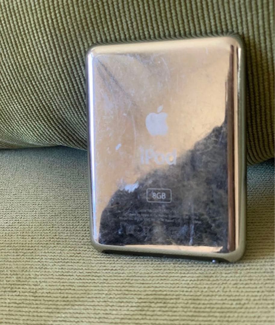 iPod classic4GB シルバー A1236 ケース付属/8GB第3世代