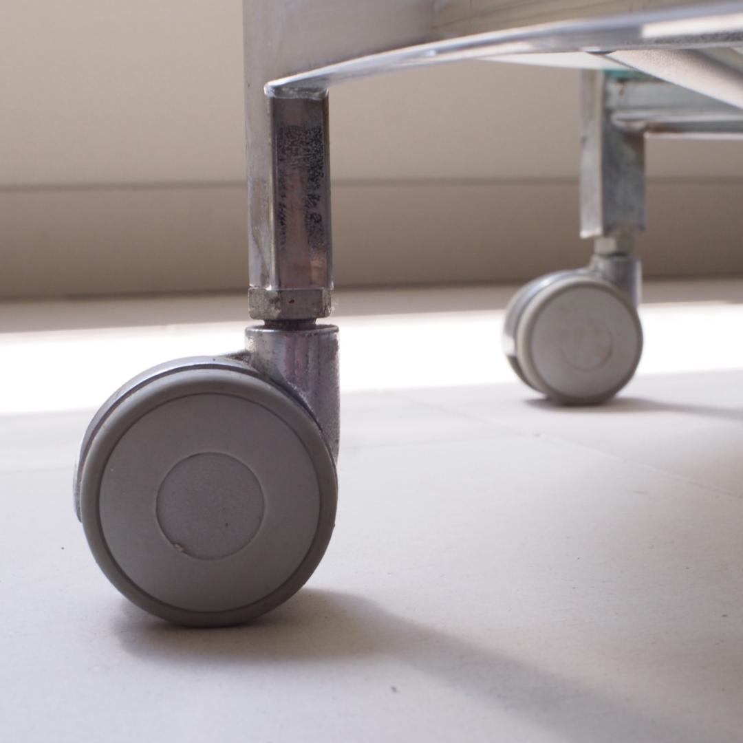 pool table / ガラステーブル 2段 キャスター付