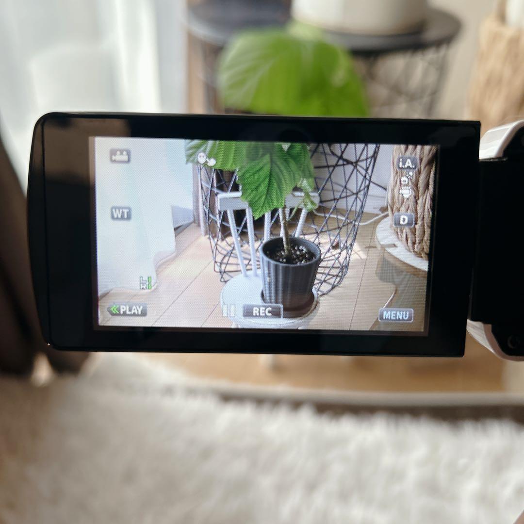 【美品】JVC FULL HD ビデオカメラ　GZ-E780-W バッテリー2個