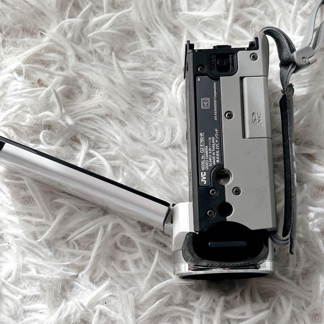【美品】JVC FULL HD ビデオカメラ　GZ-E780-W バッテリー2個