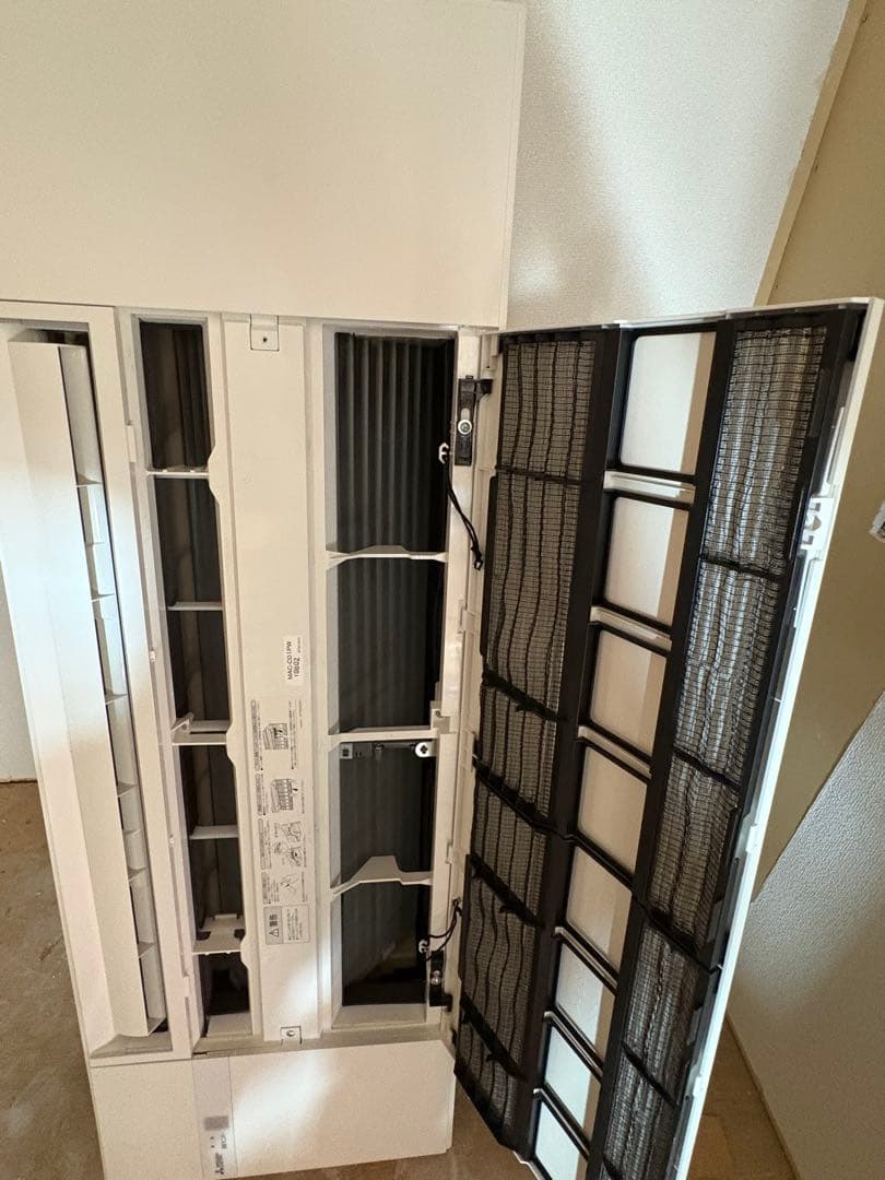 展示場　埋め込み式　三菱電機エアコン 引き取り❗️