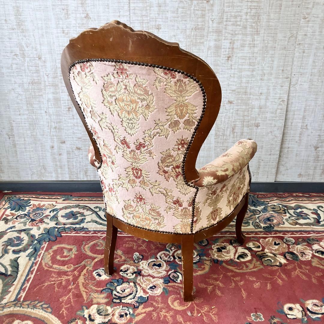 ②アンティーク ロココ様式 木製花柄アームチェア 一人掛けソファー リベット打ち