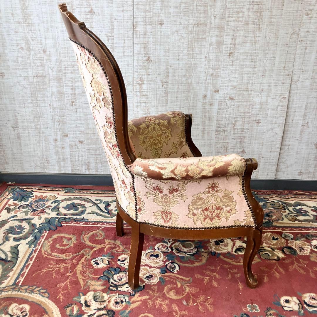 ②アンティーク ロココ様式 木製花柄アームチェア 一人掛けソファー リベット打ち