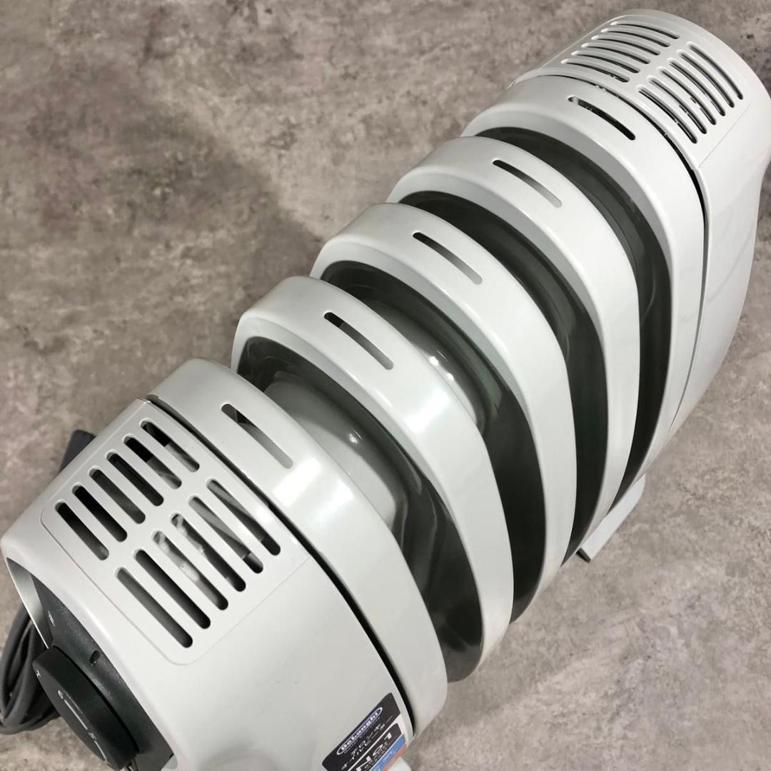 美品 DeLonghi デロンギ ミニ オイルヒーター RHJ01A0505