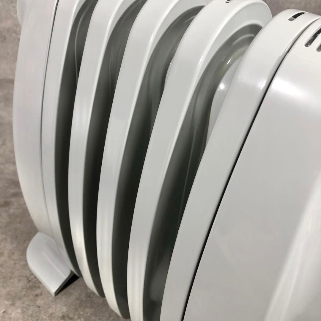 美品 DeLonghi デロンギ ミニ オイルヒーター RHJ01A0505
