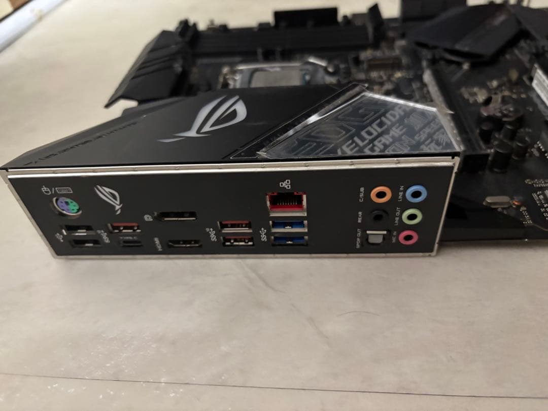 CPU i7 9700k Z390 F Gaming