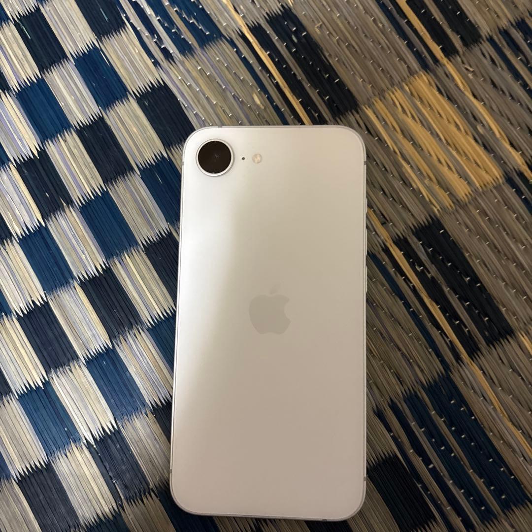 Apple iPhone16eホワイト 本体 箱付き