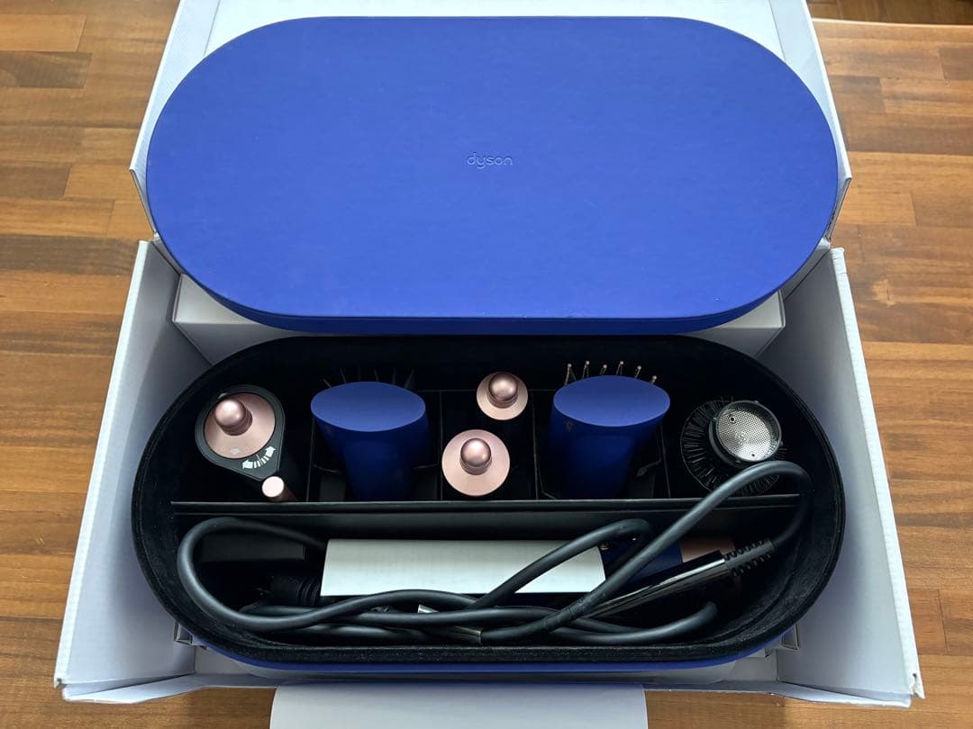 【美品】Dyson ヘアドライヤー アタッチメント6個付き