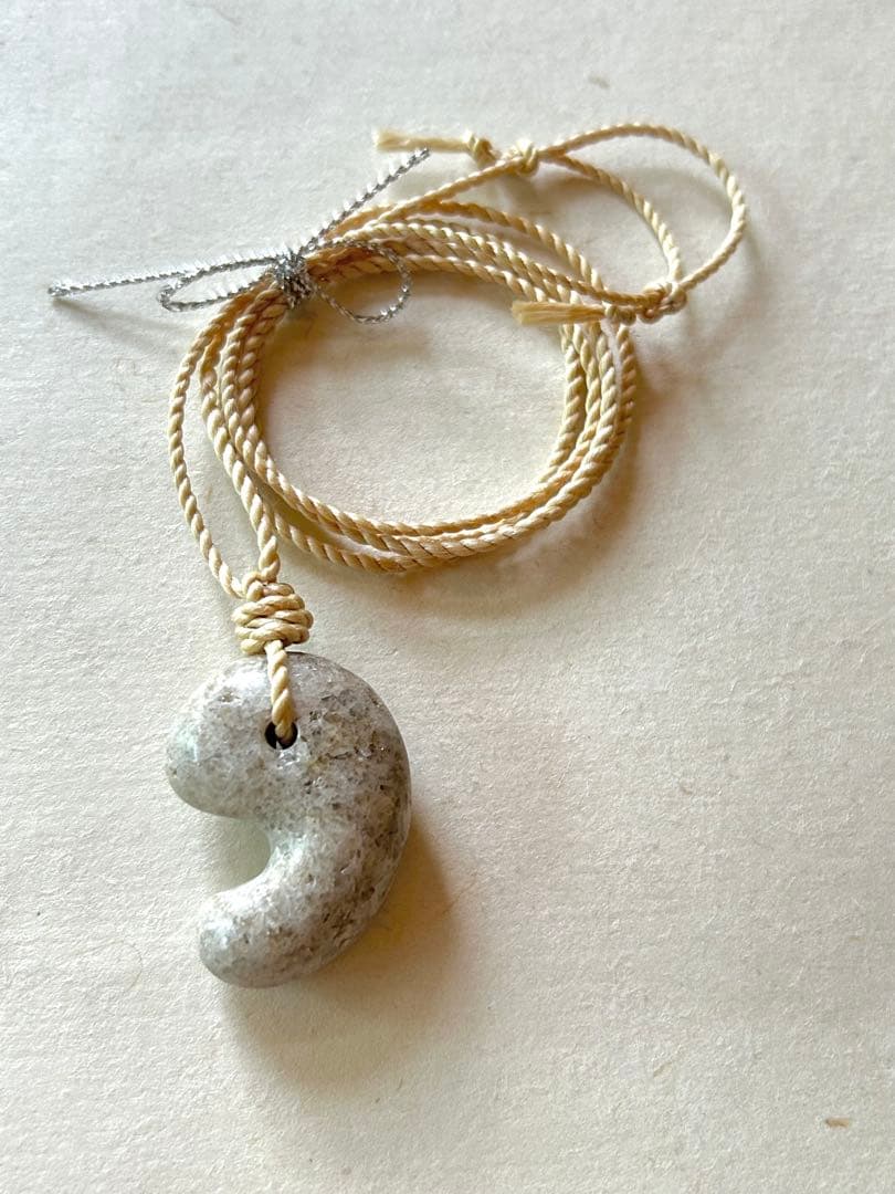 【霊石】宮崎ニニギ水晶　特大勾玉　精麻ネックレス☆証明書付