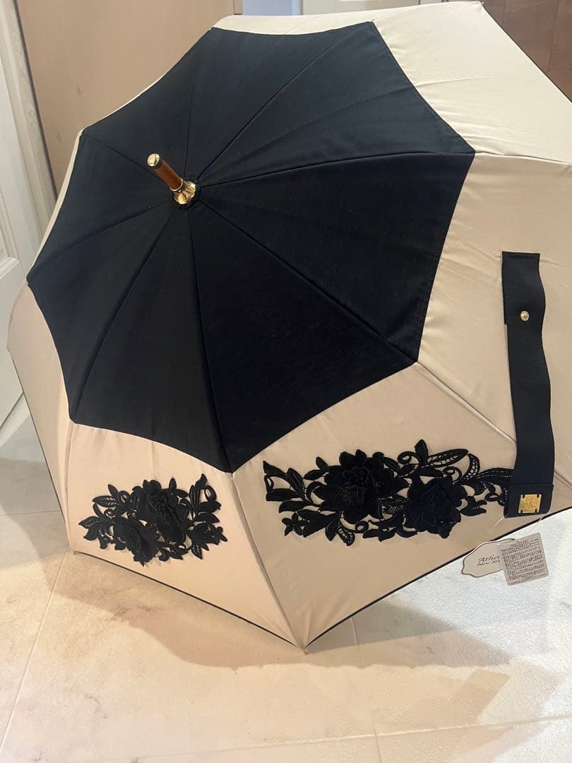 アシーナニューヨーク / Amelia Lace フラワーレース付き 日傘