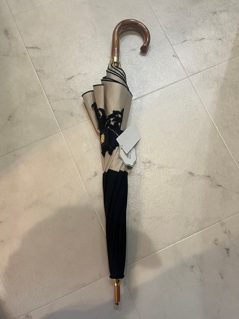 アシーナニューヨーク / Amelia Lace フラワーレース付き 日傘