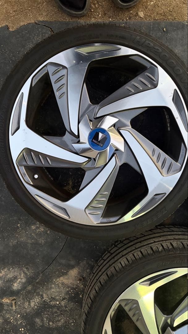 トヨタプリウス　モデリスタ18インチ　ホイール