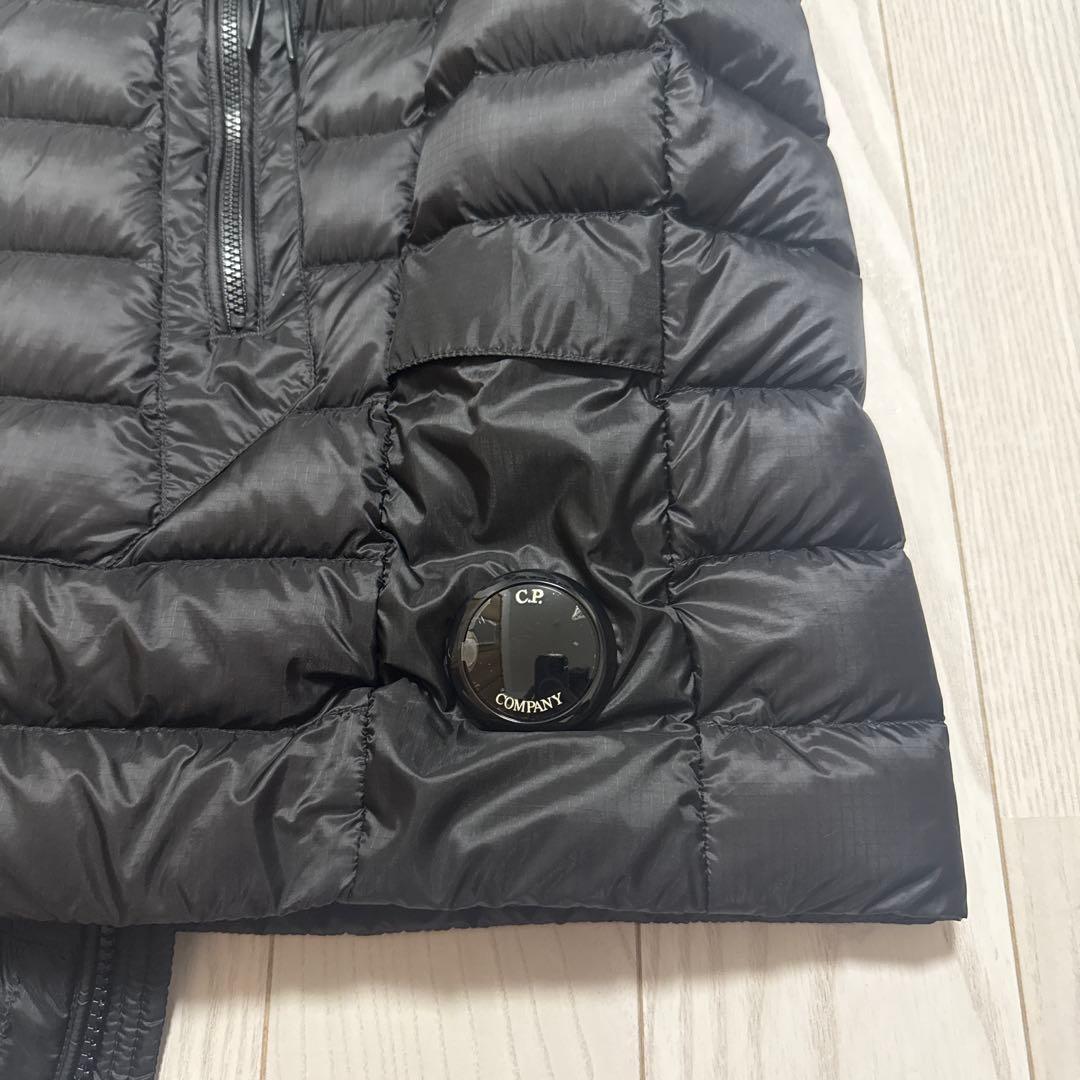 新品レア商品　C.P.COMPANY シーピーカンパニーダウン ベスト ブラック