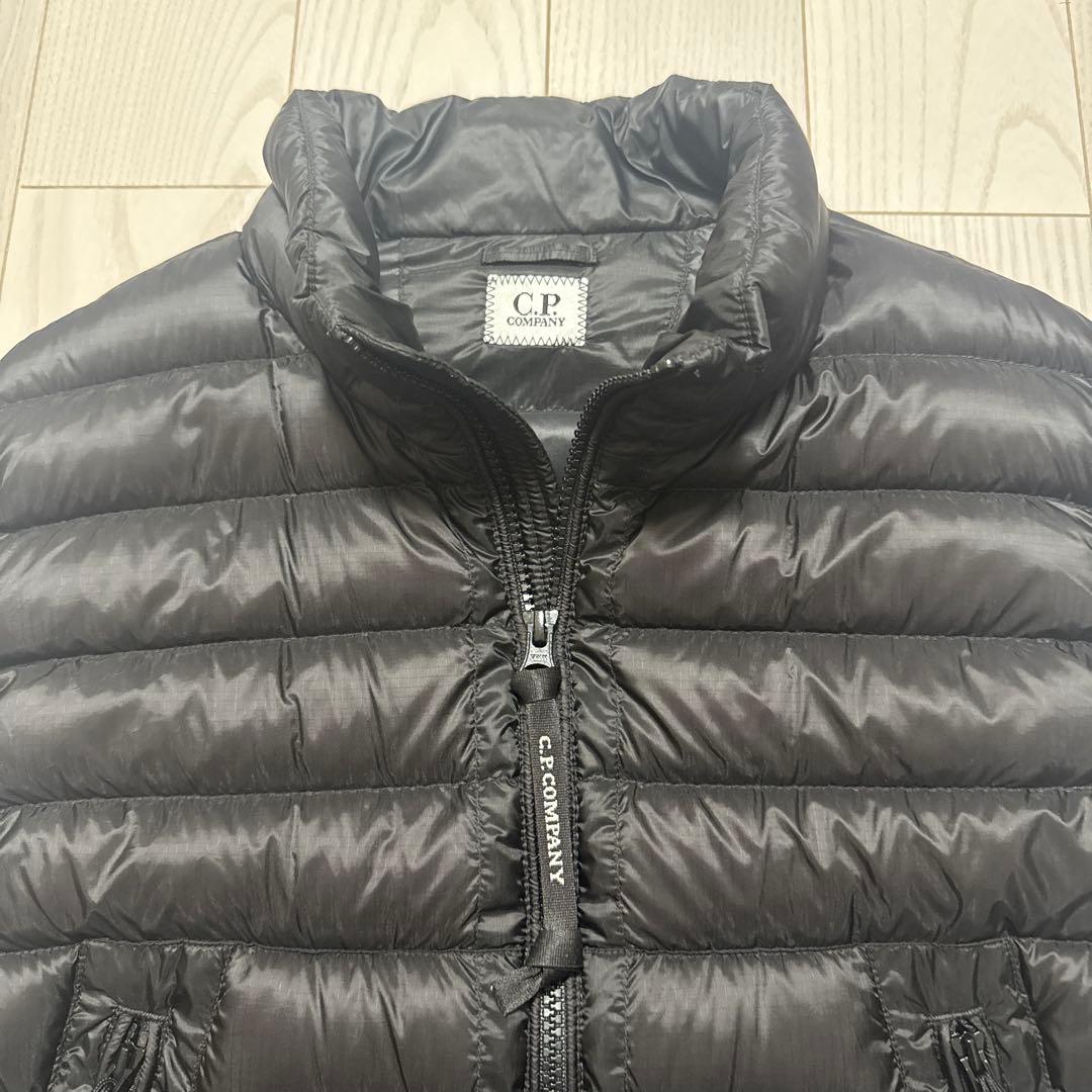 新品レア商品　C.P.COMPANY シーピーカンパニーダウン ベスト ブラック