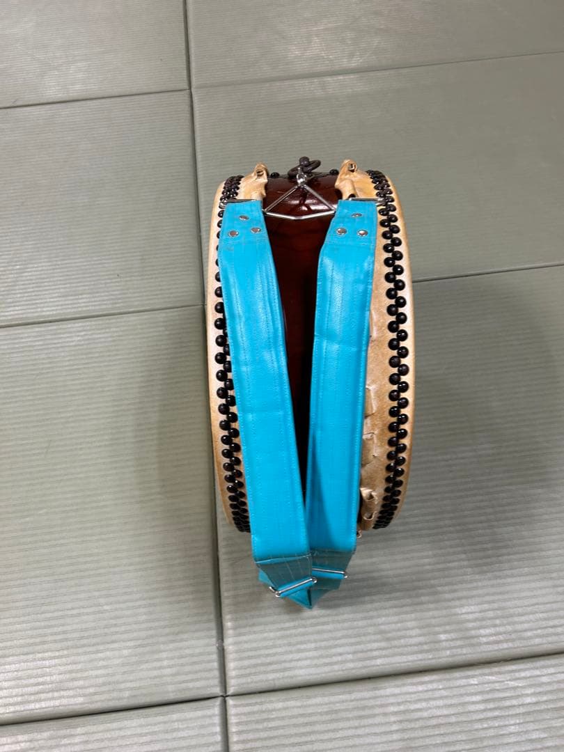 川田太鼓　2尺平太鼓　青色担ぎストラップ付き　※お値下げしました。