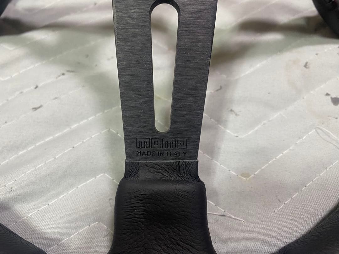 モモ　momo DRIFTING ステアリングホイール 350mm