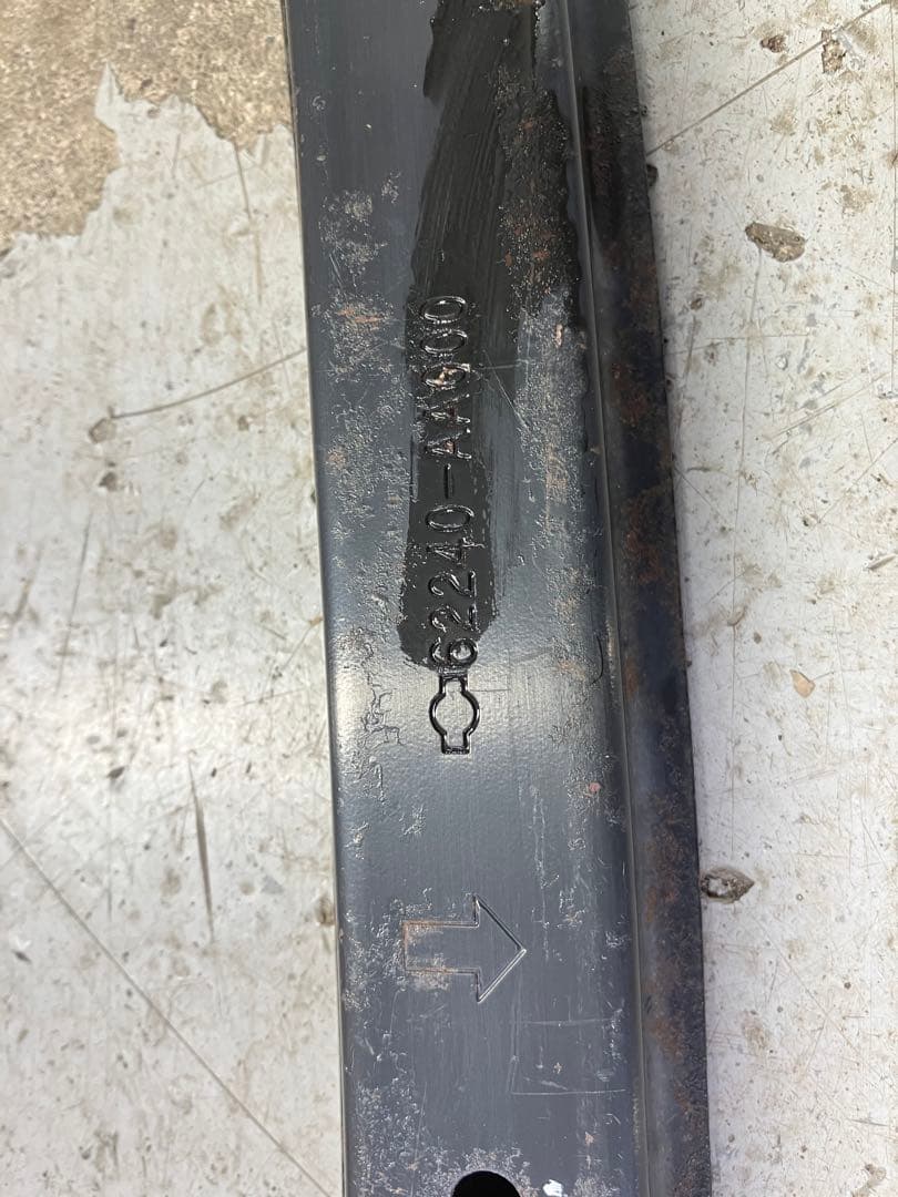 ER34 スカイライン フロントバンパー アッパーリテーナー レインホース