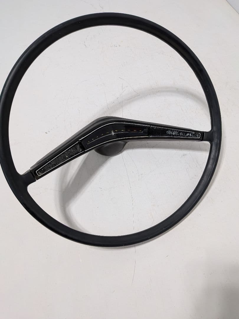 プリンス日産グロリア タテグロ スポーティー ハンドル 黒 ボルト式