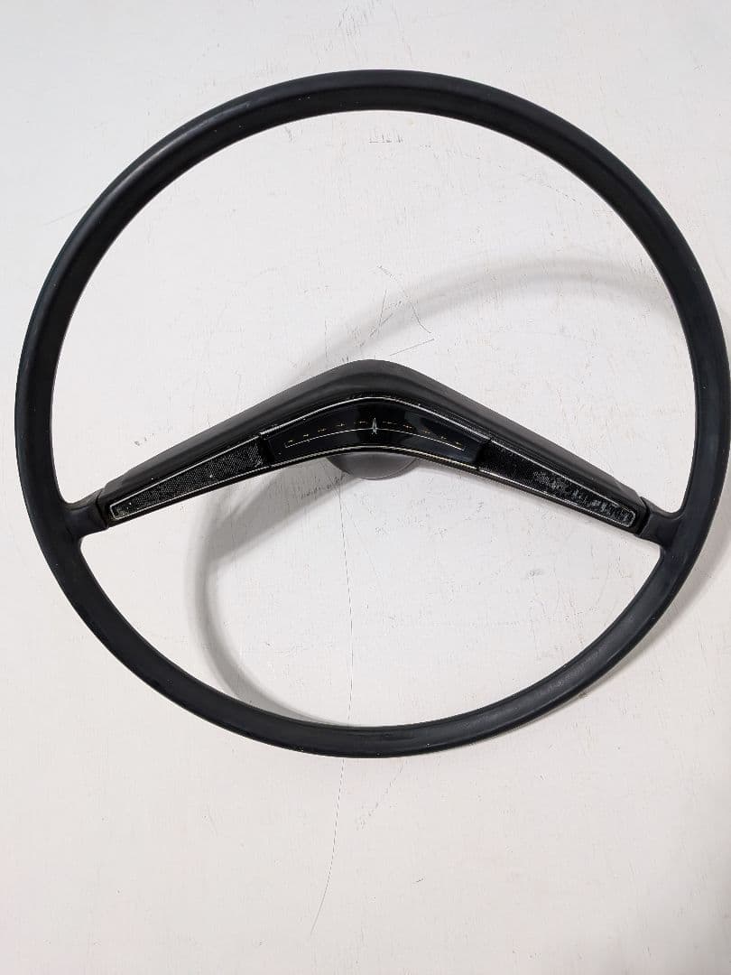 プリンス日産グロリア タテグロ スポーティー ハンドル 黒 ボルト式