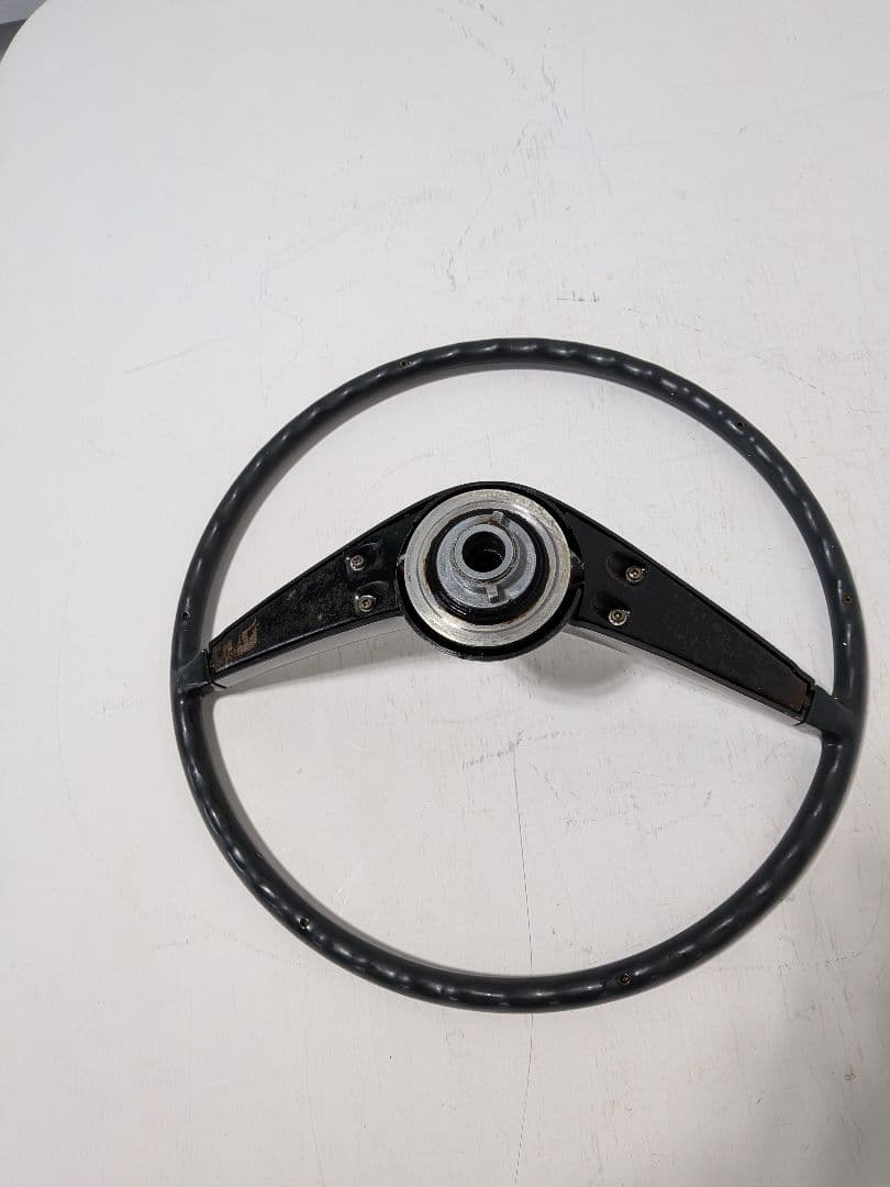 プリンス日産グロリア タテグロ スポーティー ハンドル 黒 ボルト式