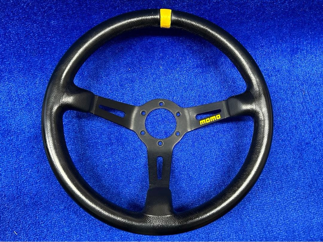 正規品 MOMO モモ ステアリング ブラック 35