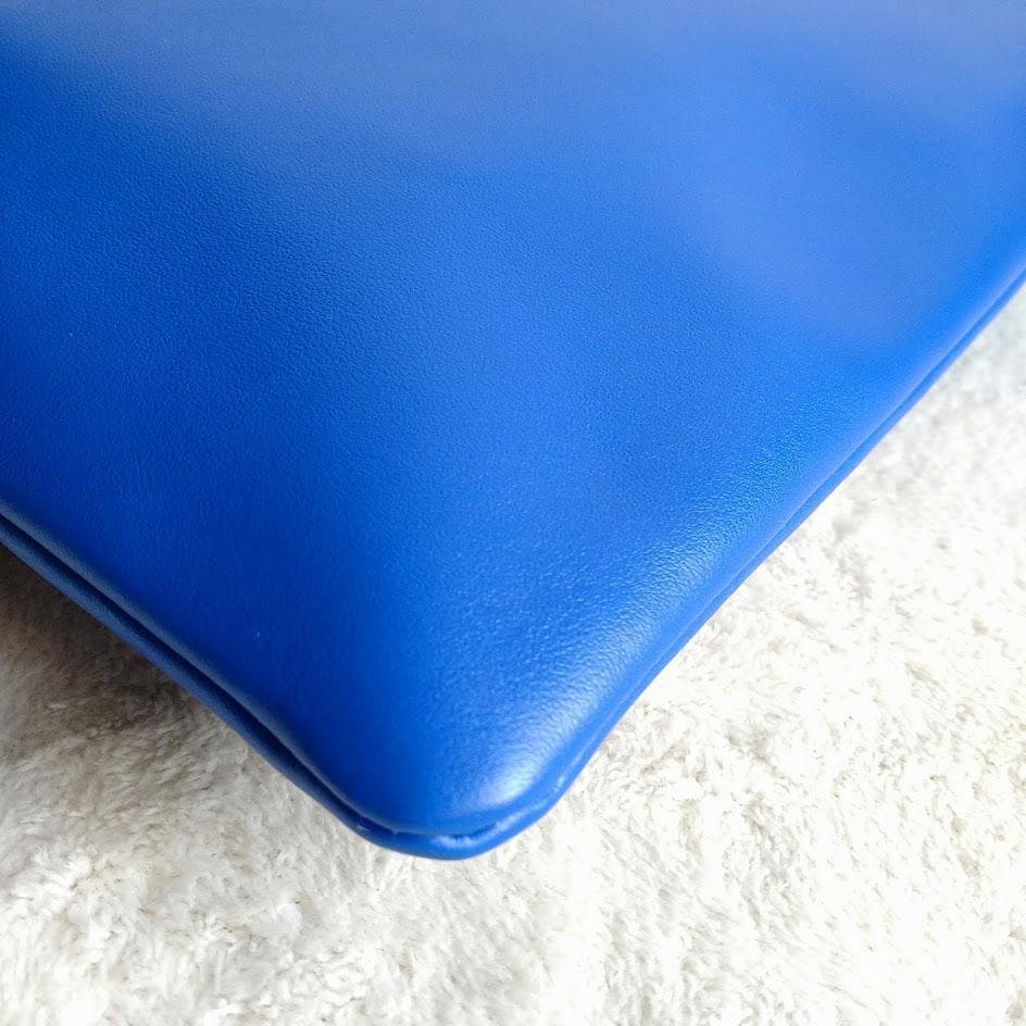 極美品　アニヤハインドマーチ　クラッチバッグ　ジョージアナ　ロイヤルブルー