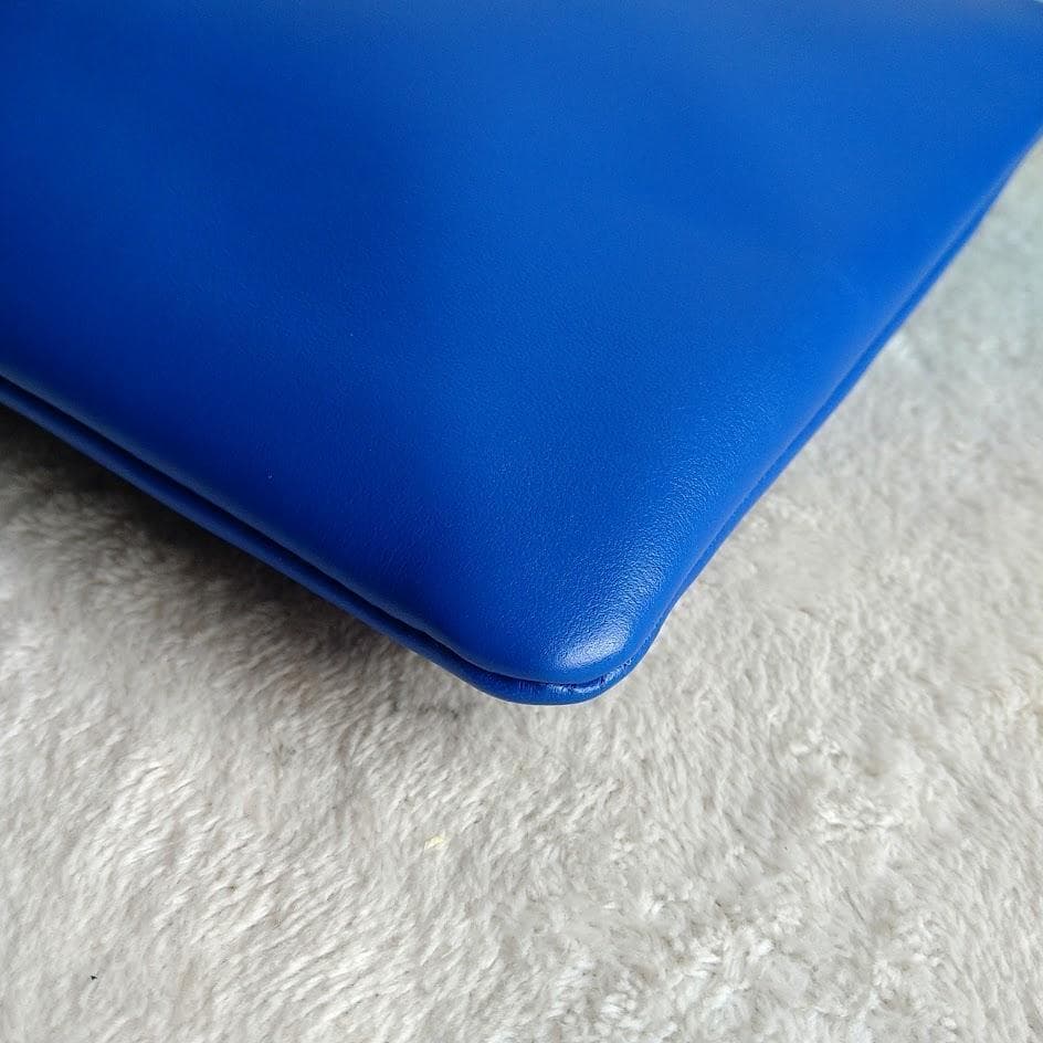 極美品　アニヤハインドマーチ　クラッチバッグ　ジョージアナ　ロイヤルブルー