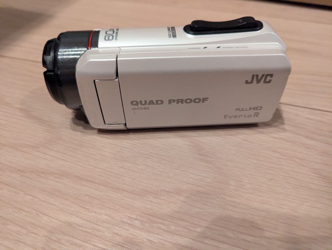 ビデオカメラ JVC Everio GZ-R400-W 防水、耐衝撃、耐低温