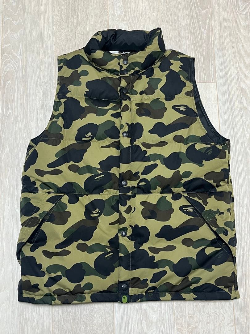 最終値下 A BATHING APE アベイシングエイプ カモ柄 ダウンベスト
