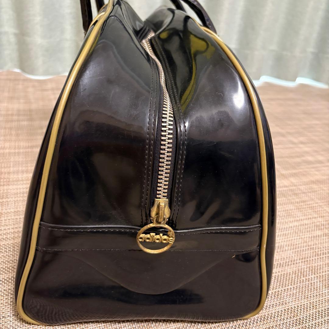 アディダス　adidas ボストンバッグ エナメル