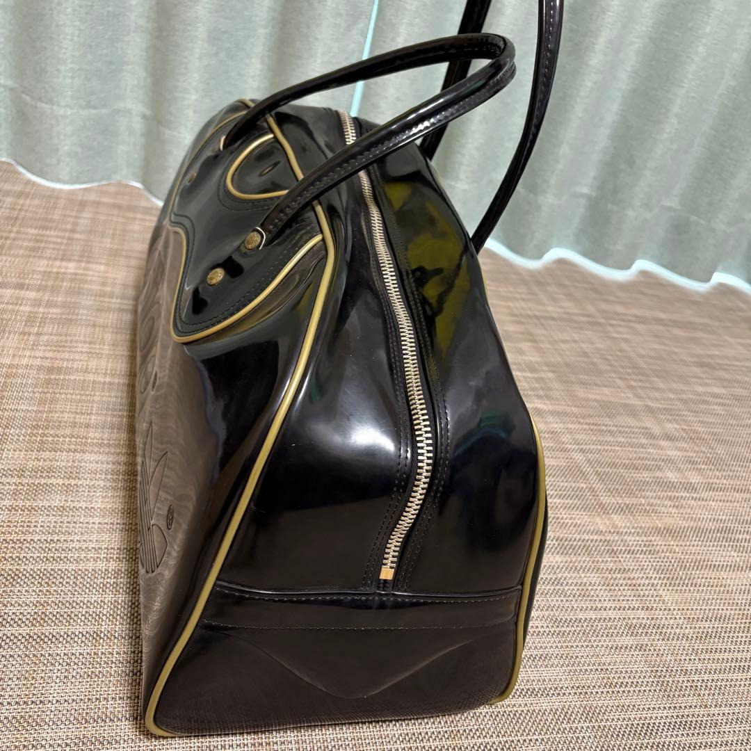 アディダス　adidas ボストンバッグ エナメル