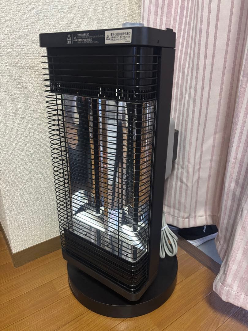 25年11月購入　ほぼ未使用　ダイキン セラム ヒート 遠赤外線暖房機