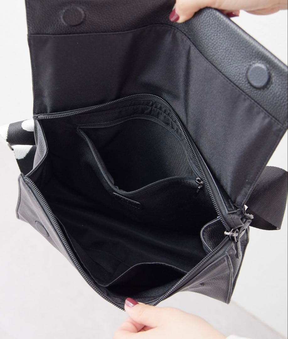 柄ワイドテープショルダーバッグ/ボディバッグ