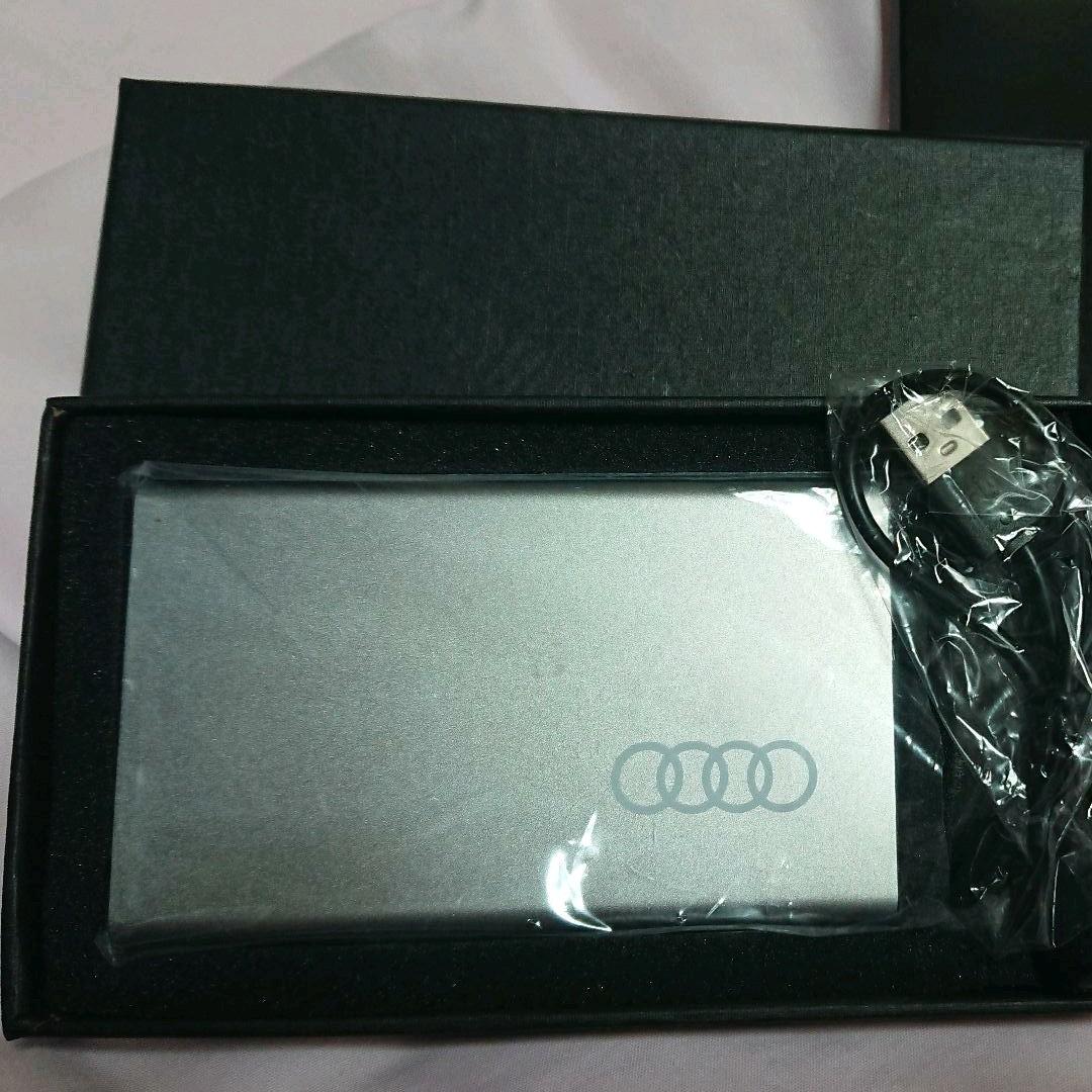 Audi ★非売品★ メタリック充電器 4000