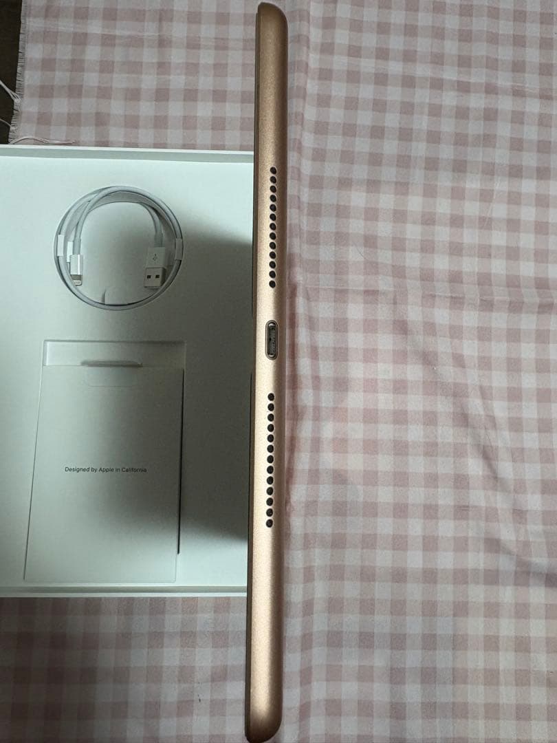 iPad 第7世代　32GB 箱あり　充電器　充電ケーブルあり